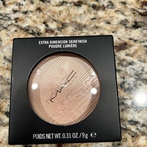 NIB MAC Extra Dimension Skin Finish in Double Gleam (Highlighter) MSRP $42